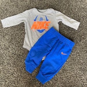 Nike onesie and sweat pant. Baby- size 3/6 month